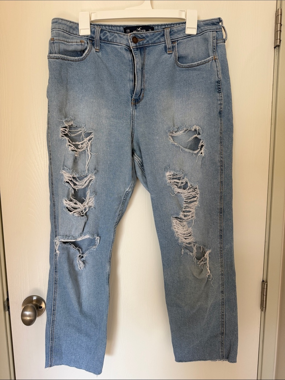 Hollister Curvy High Rise Distressed Mom Jean